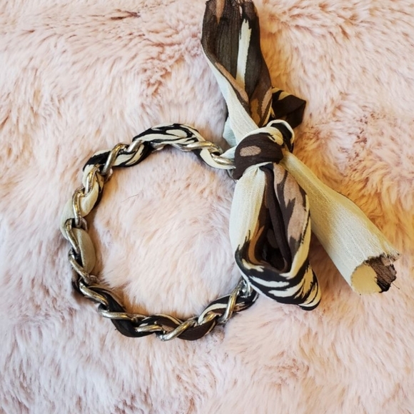 ๐3 for $25๐ Fabric woven bangle bracelet with bow - Picture 3 of 5